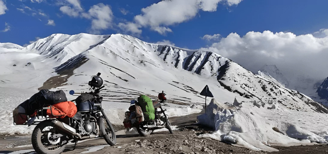 adventure bike in spiti valley himalayan india