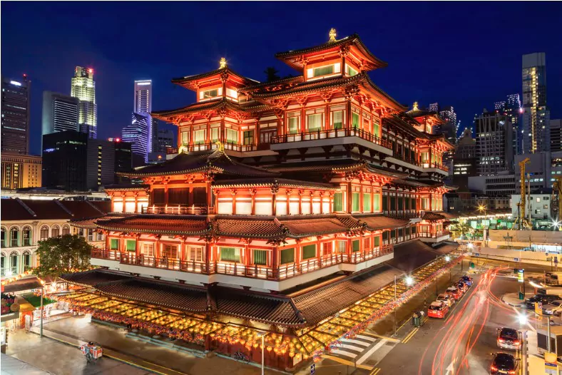 the buddha tooth relic temple comes alive at night in singapore chinatown