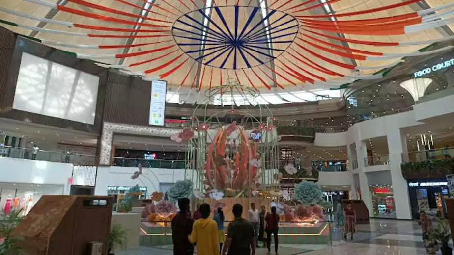 amanora mall