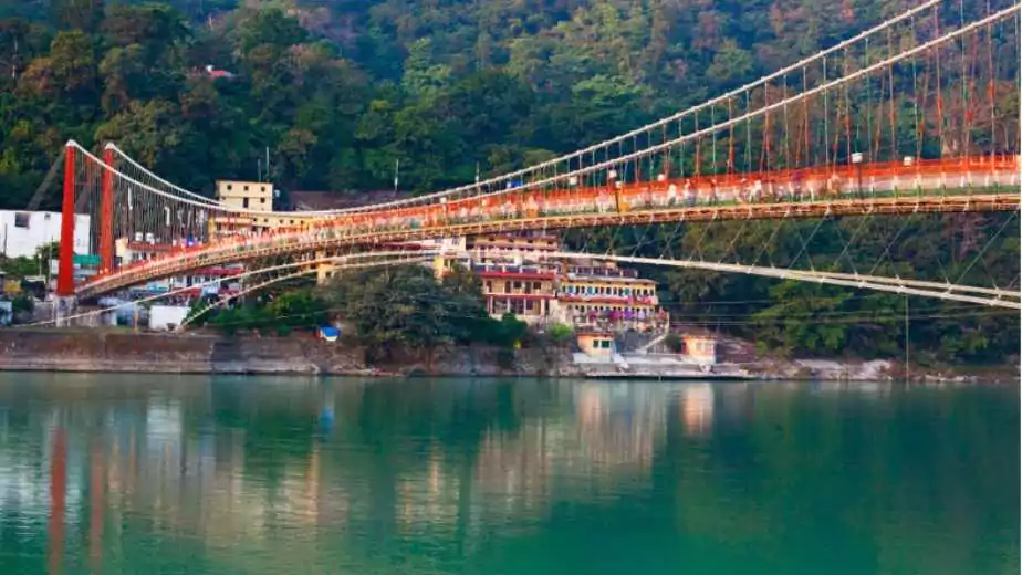 beautiful ram jhula bridge and ganga river in rishikesh
