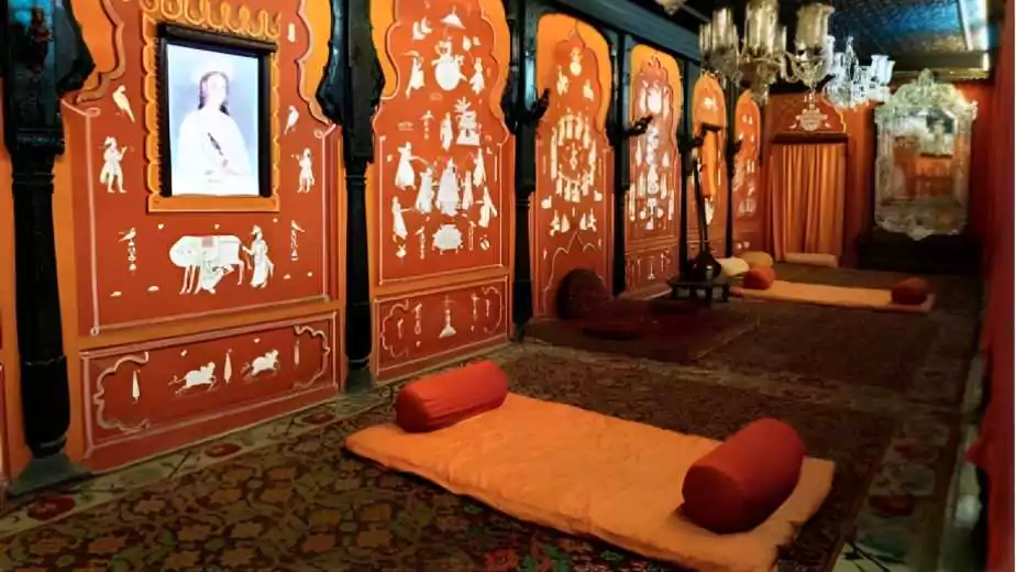interiors of raja dinkar kelkar museum
